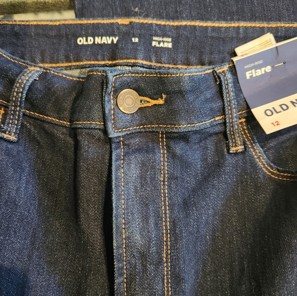 NWT Old Navy High Rise Flare Jeans Sz 12 - Picture 2 of 4